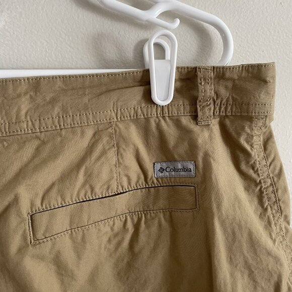 Columbia Men Sz 34 Waist - 10" Length Tan Khaki Pocketed Lightweight Shorts - Picture 7 of 9